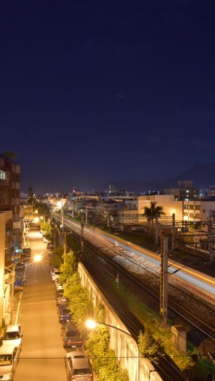 Railway Hualien Hostel Exterior photo
