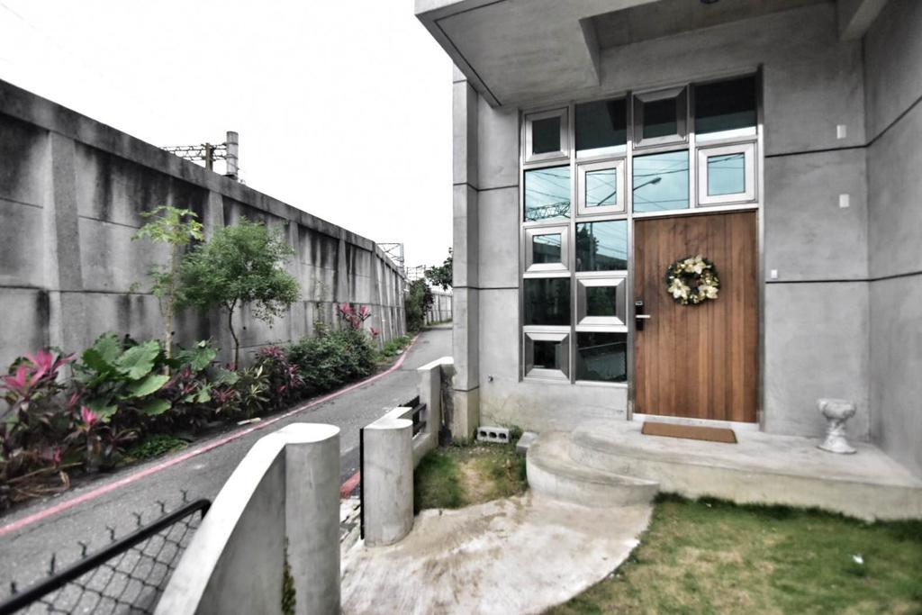 Railway Hualien Hostel Exterior photo